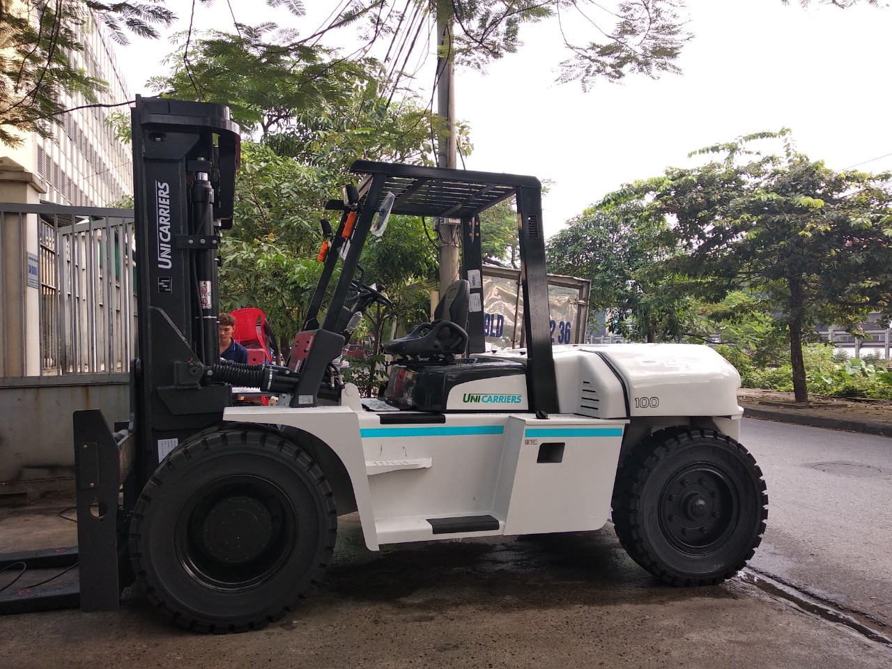 Xe nâng dầu 10 tấn