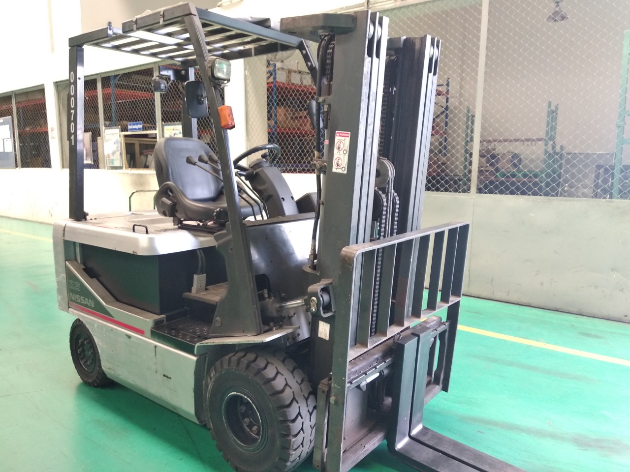 Cho thuê xe nâng điện cũ