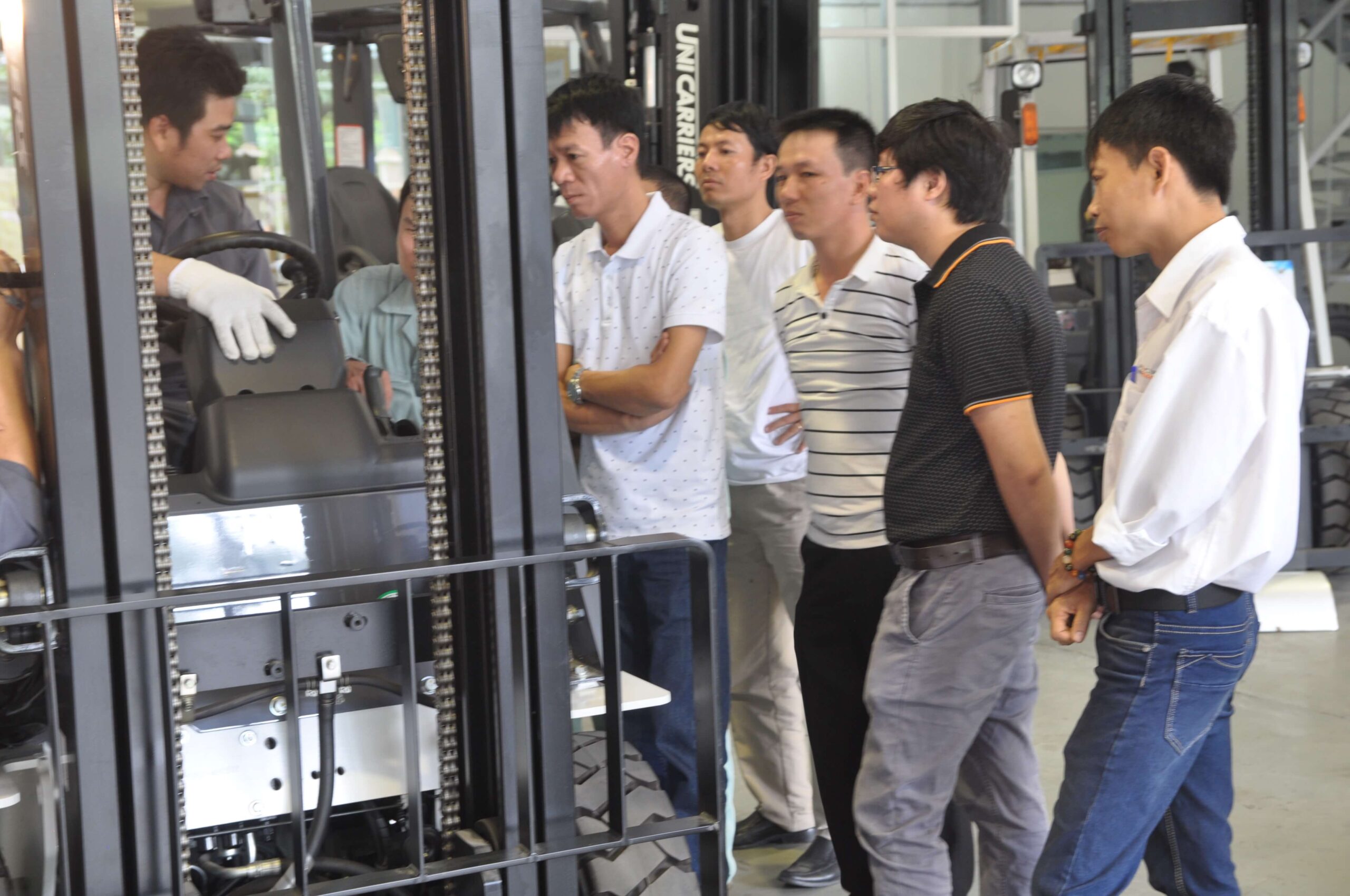 Hướng dẫn kiểm tra xe nâng dầu