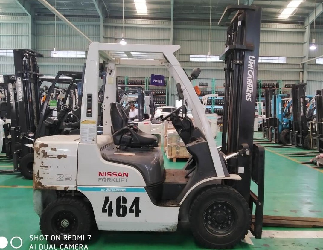 xe nâng dầu 2 tấn rưỡi Nissan_Unicarriers