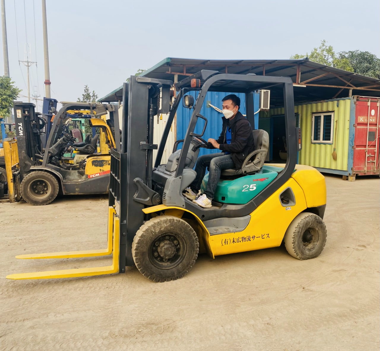 Có nên mua xe nâng Komatsu 2 tấn cũ (1)