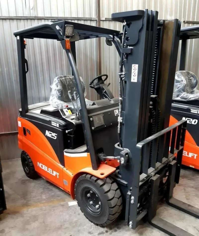 Lợi Ích Và Quy Trình Thuê Xe Forklift Cho Doanh Nghiệp (2)